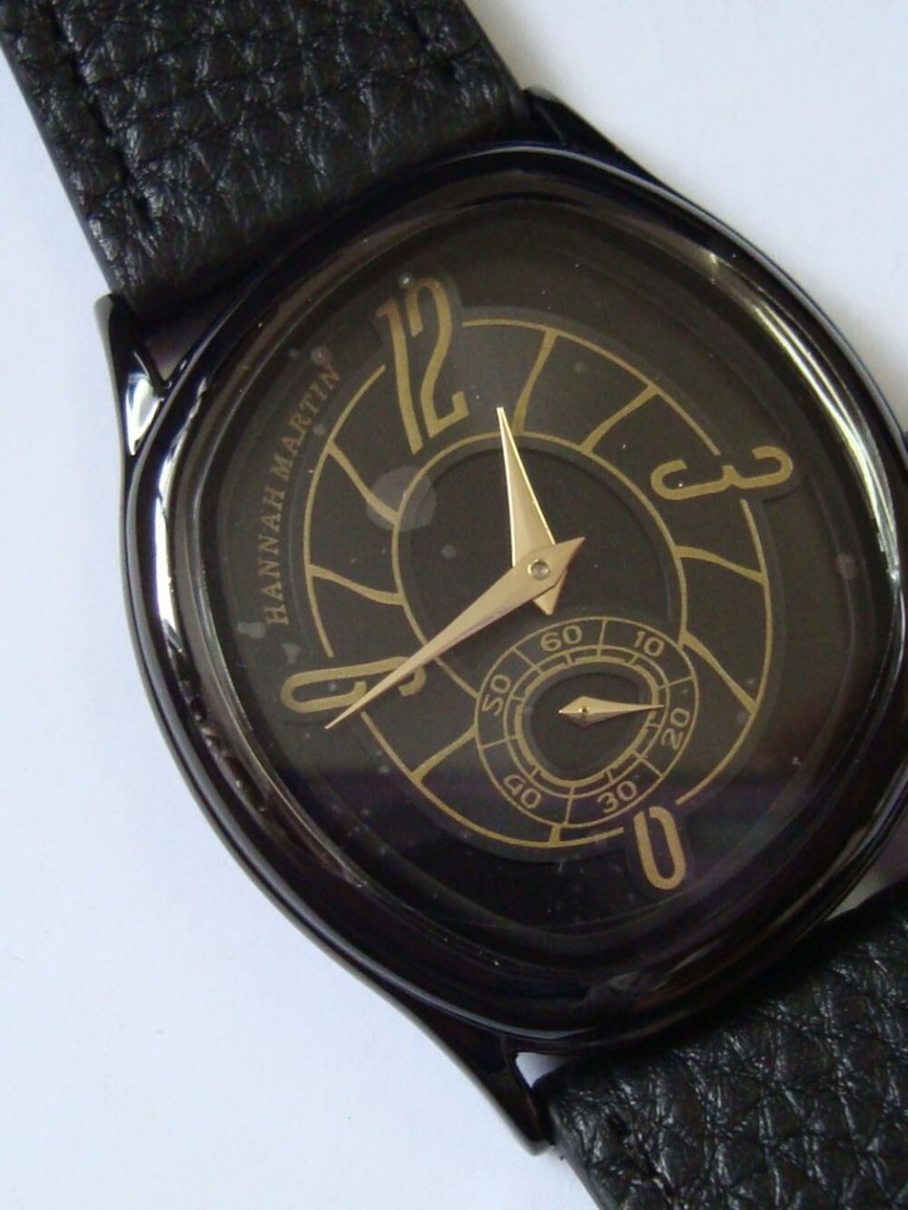 HM QUARTZ CRUSH WATCH ,NEW